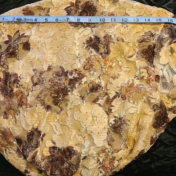 Floral blouse - Picture 5 of 8